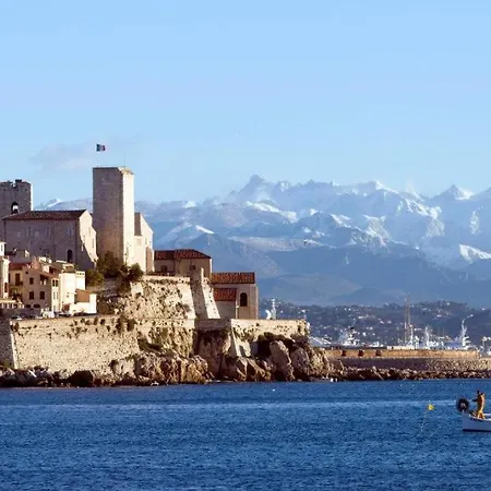 Magnifique 2 Pieces * Antibes